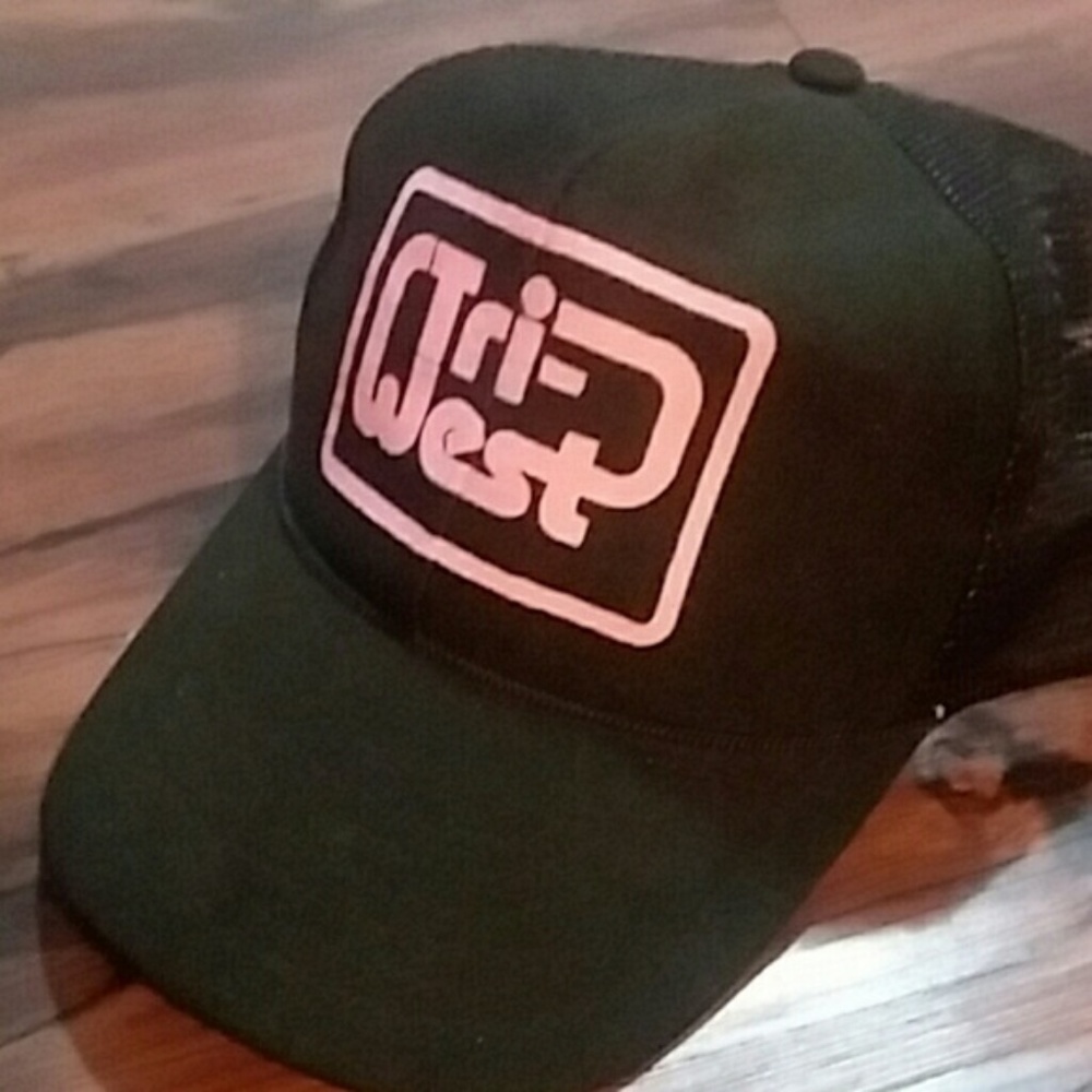 Boys (or small women!) black trucker hat!